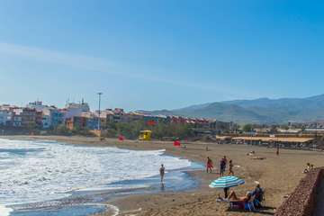 Melenara se pone roja el día de Reyes (Foto Antonio Rico)